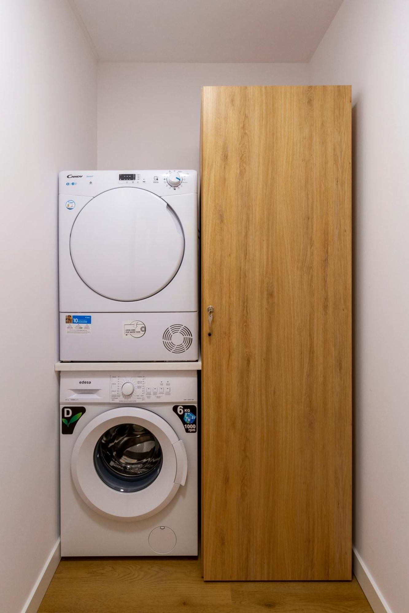 Urbanfive Apartamentos Ourense Centro Екстериор снимка