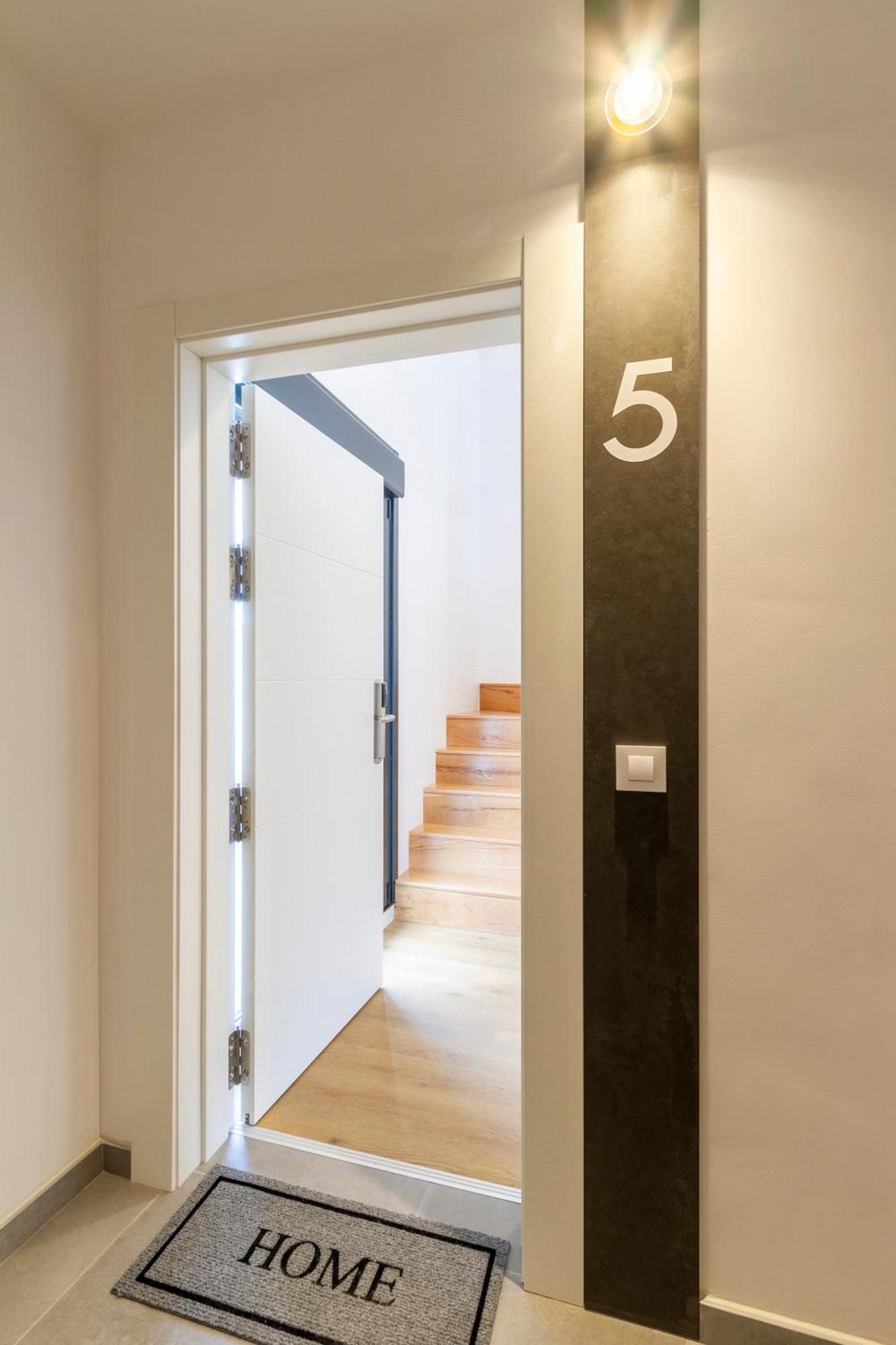 Urbanfive Apartamentos Ourense Centro Екстериор снимка