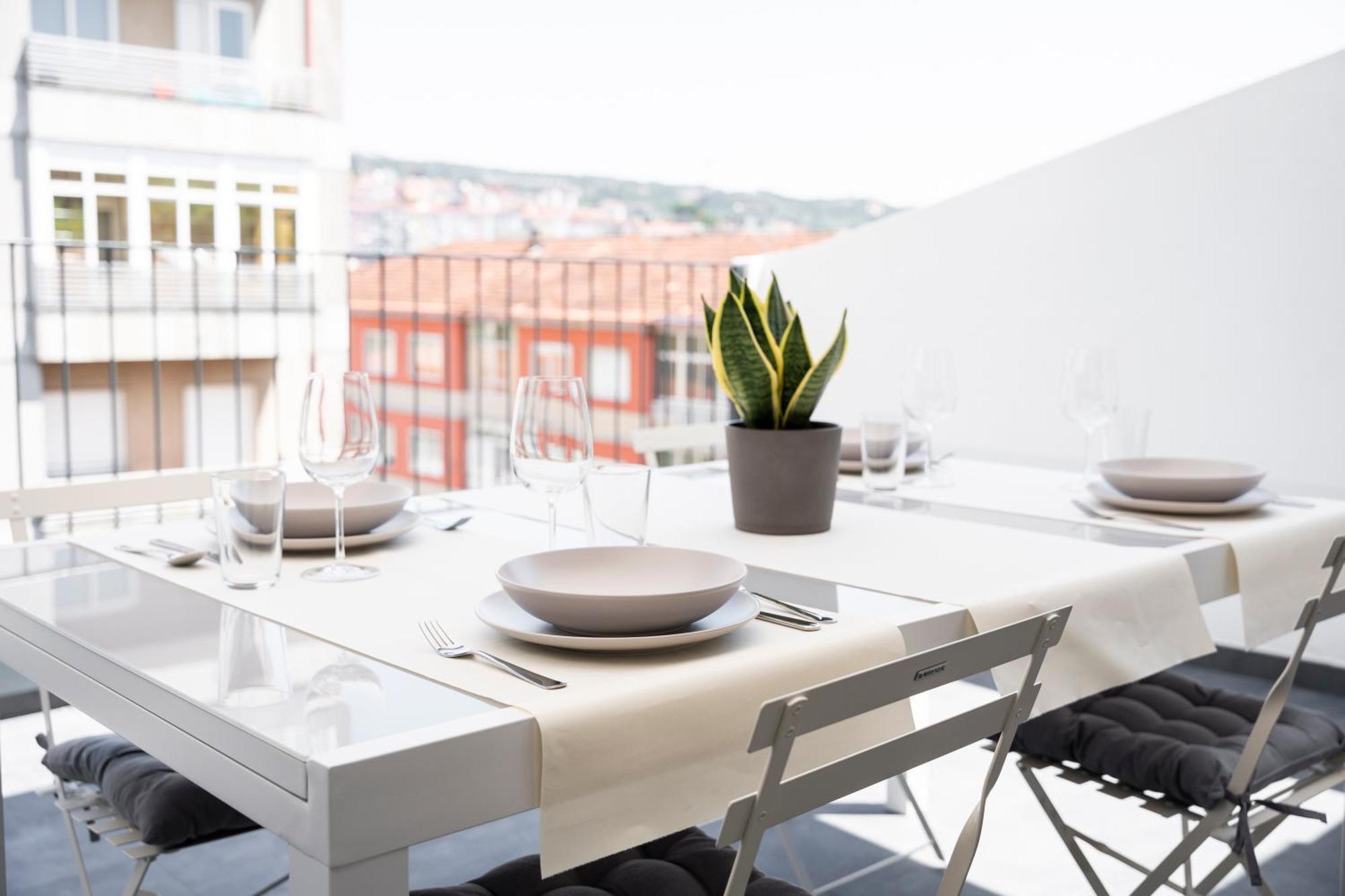 Urbanfive Apartamentos Ourense Centro Екстериор снимка